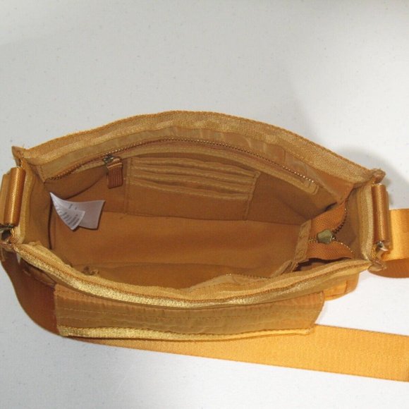 Tommy Bahama Mini Mighty Quilted Travel Puffer Crossbody Bag - Picture 6 of 13